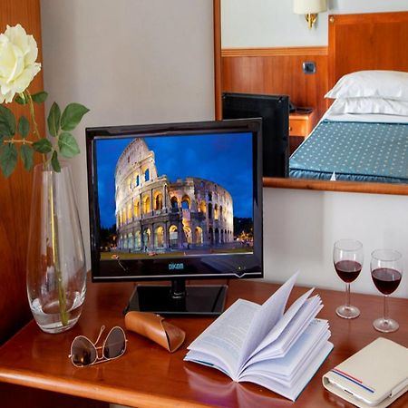 Affittacamere Centro Cavour Rome Bagian luar foto